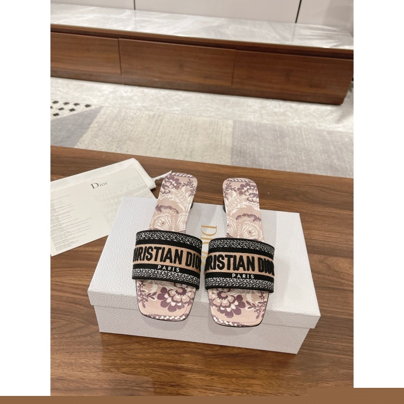 ch**an D*or slippers
